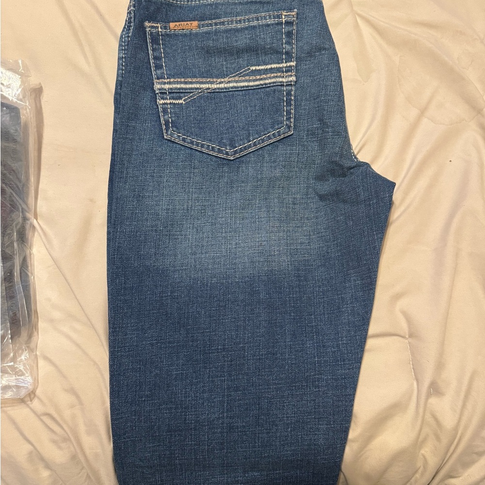 Ariat Men’s Blue Denim M8 Jeans - Picture 3 of 4